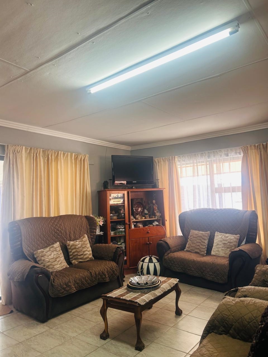 8 Bedroom Property for Sale in Fochville Gauteng