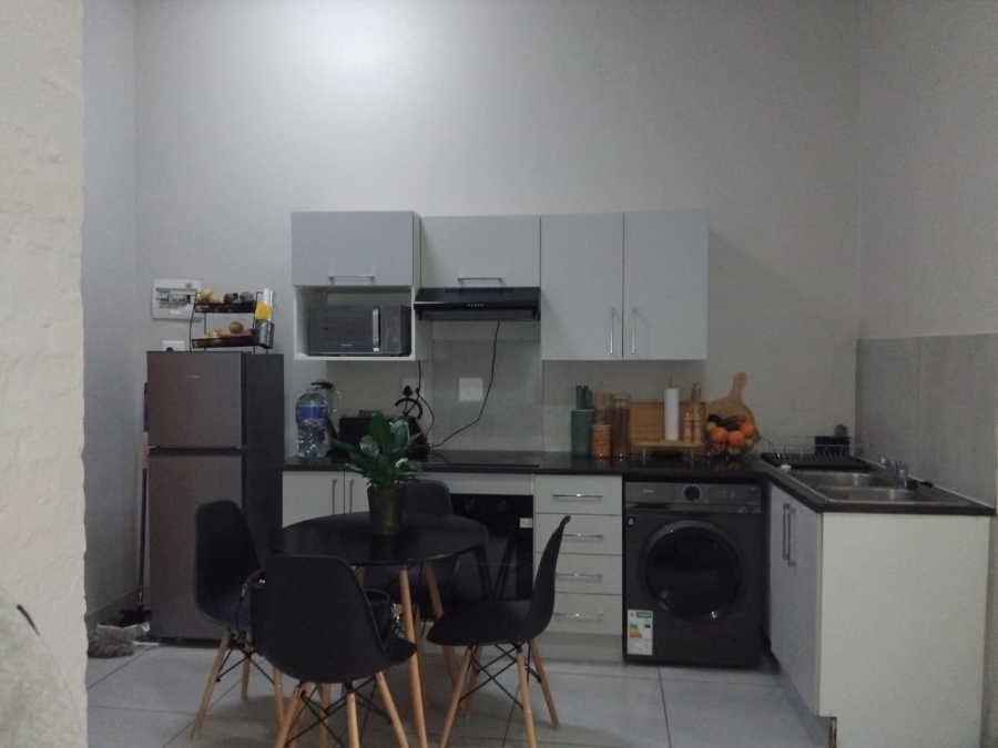 1 Bedroom Property for Sale in Die Hoewes Gauteng
