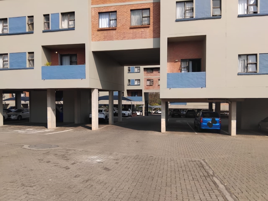 1 Bedroom Property for Sale in Die Hoewes Gauteng