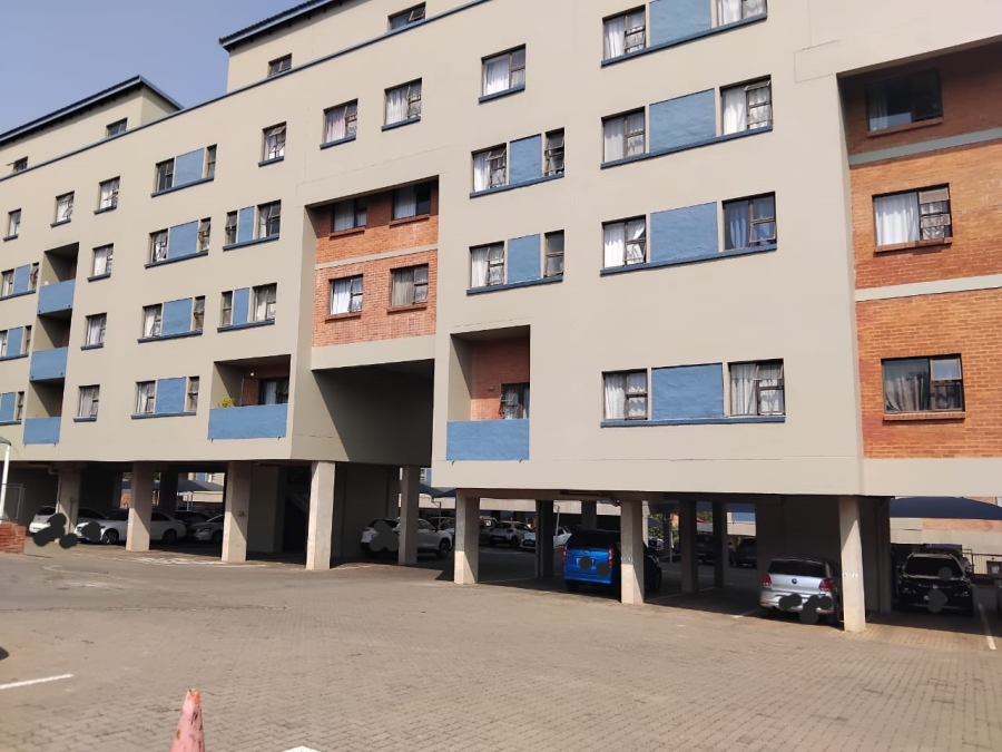 1 Bedroom Property for Sale in Die Hoewes Gauteng