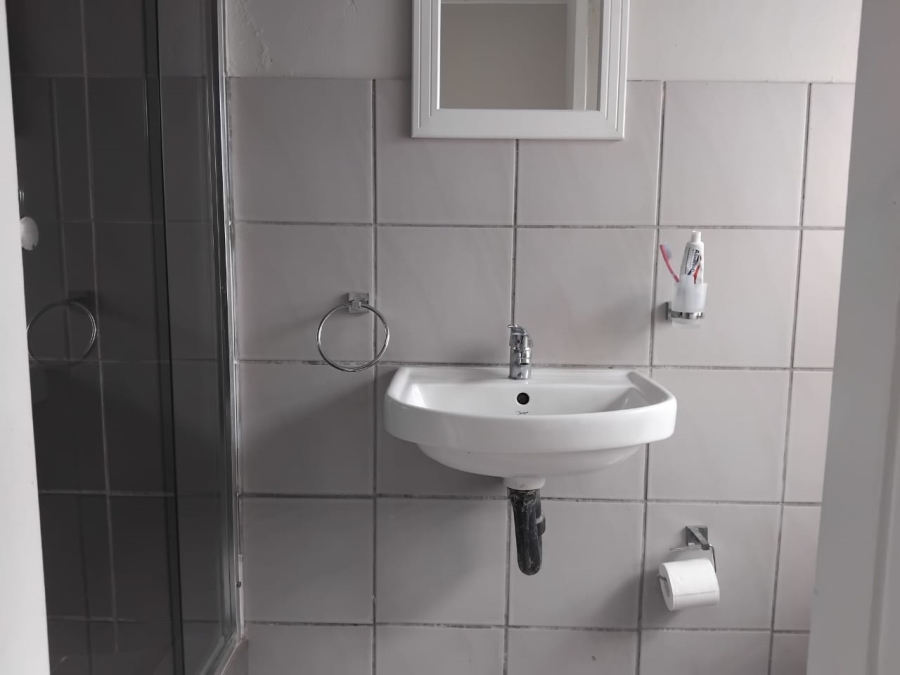 1 Bedroom Property for Sale in Die Hoewes Gauteng