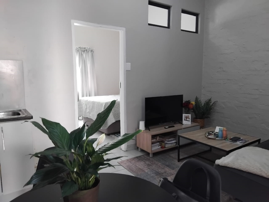 1 Bedroom Property for Sale in Die Hoewes Gauteng