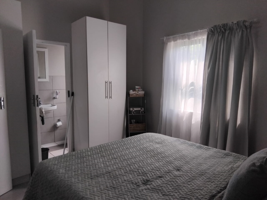 1 Bedroom Property for Sale in Die Hoewes Gauteng