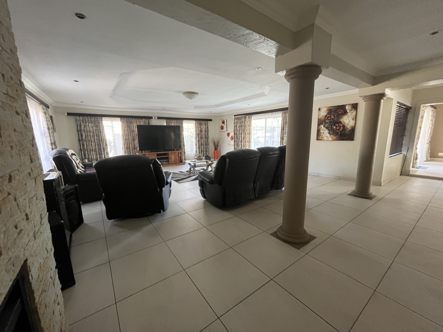 3 Bedroom Property for Sale in Sonneveld Gauteng