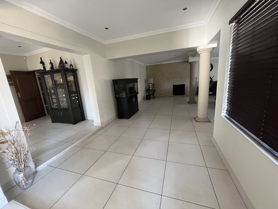 3 Bedroom Property for Sale in Sonneveld Gauteng