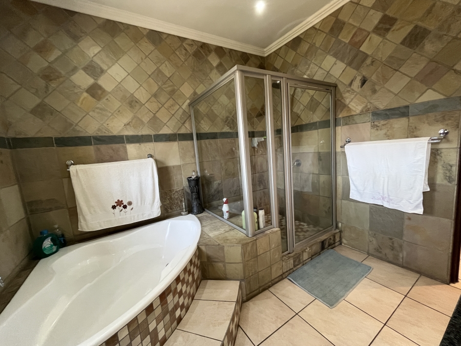 3 Bedroom Property for Sale in Sonneveld Gauteng