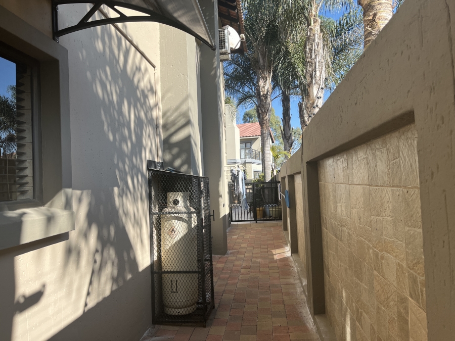 3 Bedroom Property for Sale in Sonneveld Gauteng