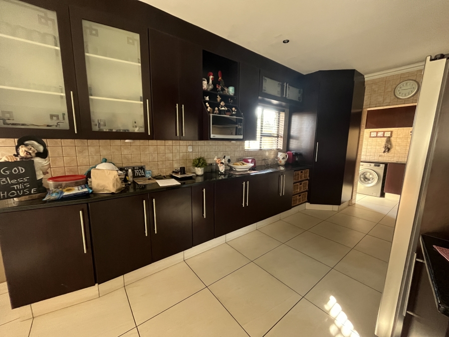 3 Bedroom Property for Sale in Sonneveld Gauteng