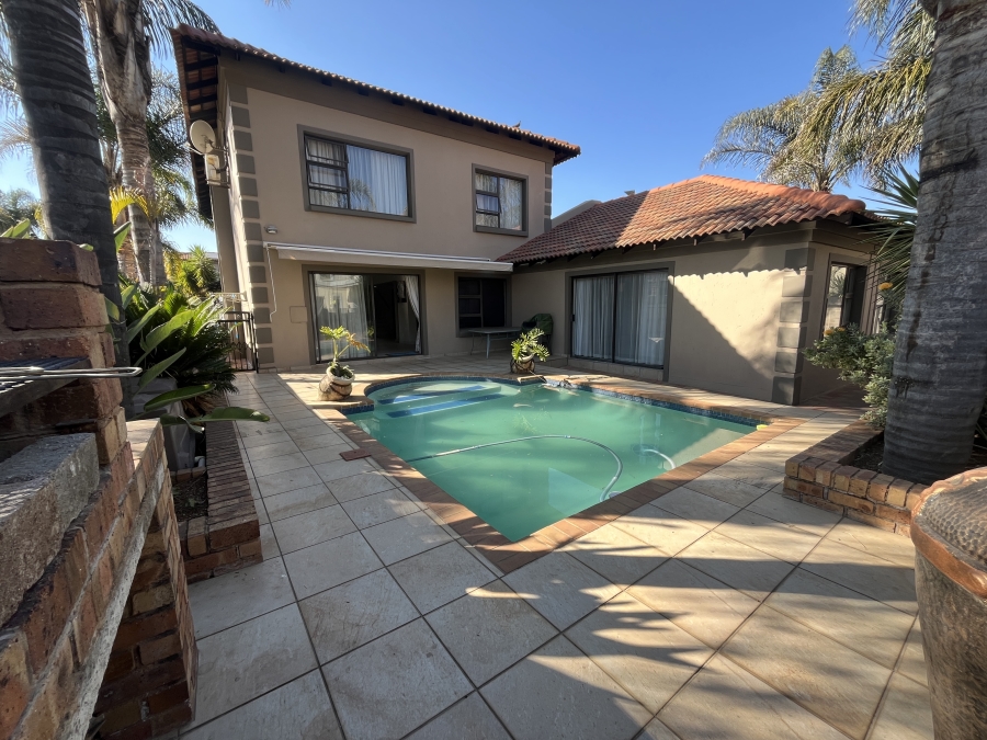 3 Bedroom Property for Sale in Sonneveld Gauteng