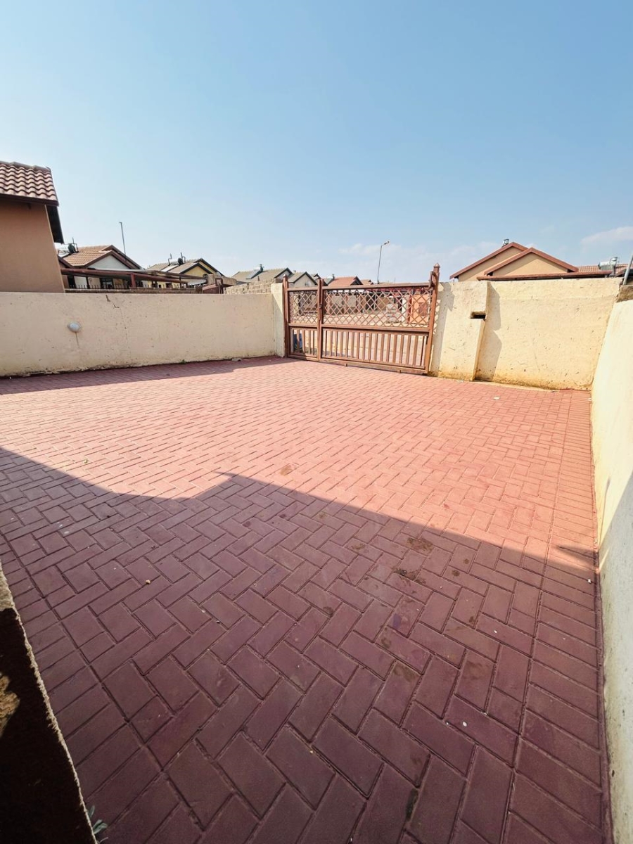 2 Bedroom Property for Sale in Soshanguve VV Gauteng