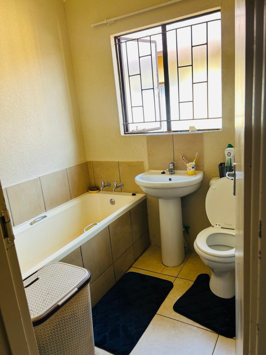 2 Bedroom Property for Sale in Soshanguve VV Gauteng