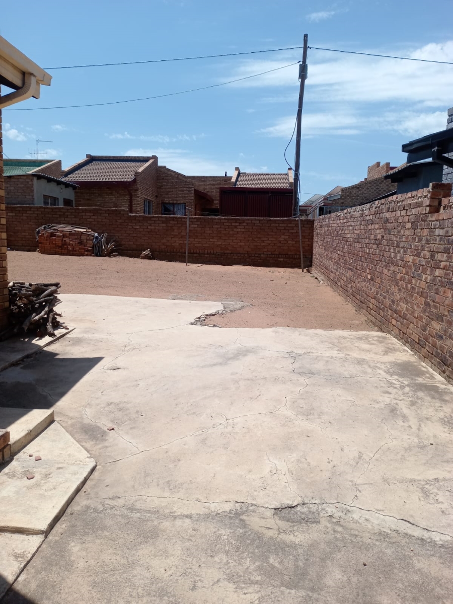 4 Bedroom Property for Sale in Mabopane Gauteng