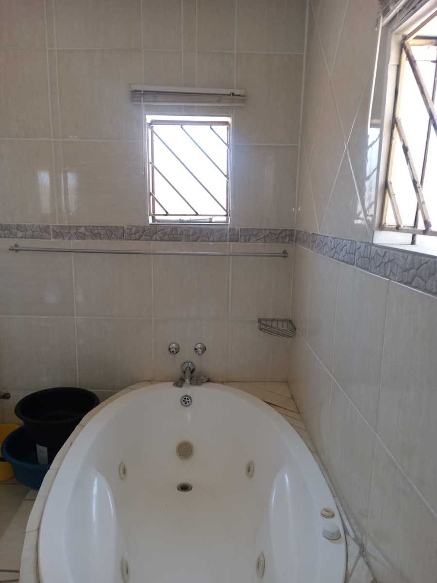 4 Bedroom Property for Sale in Mabopane Gauteng