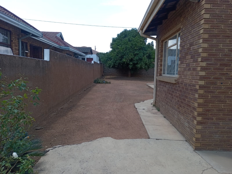 4 Bedroom Property for Sale in Mabopane Gauteng