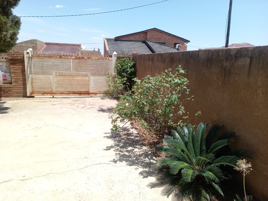 4 Bedroom Property for Sale in Mabopane Gauteng