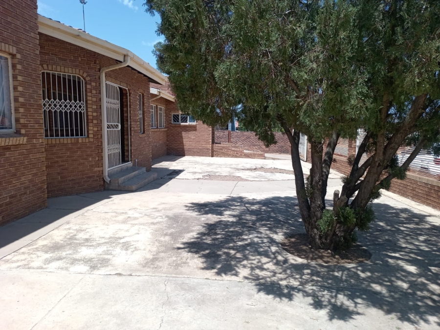 4 Bedroom Property for Sale in Mabopane Gauteng