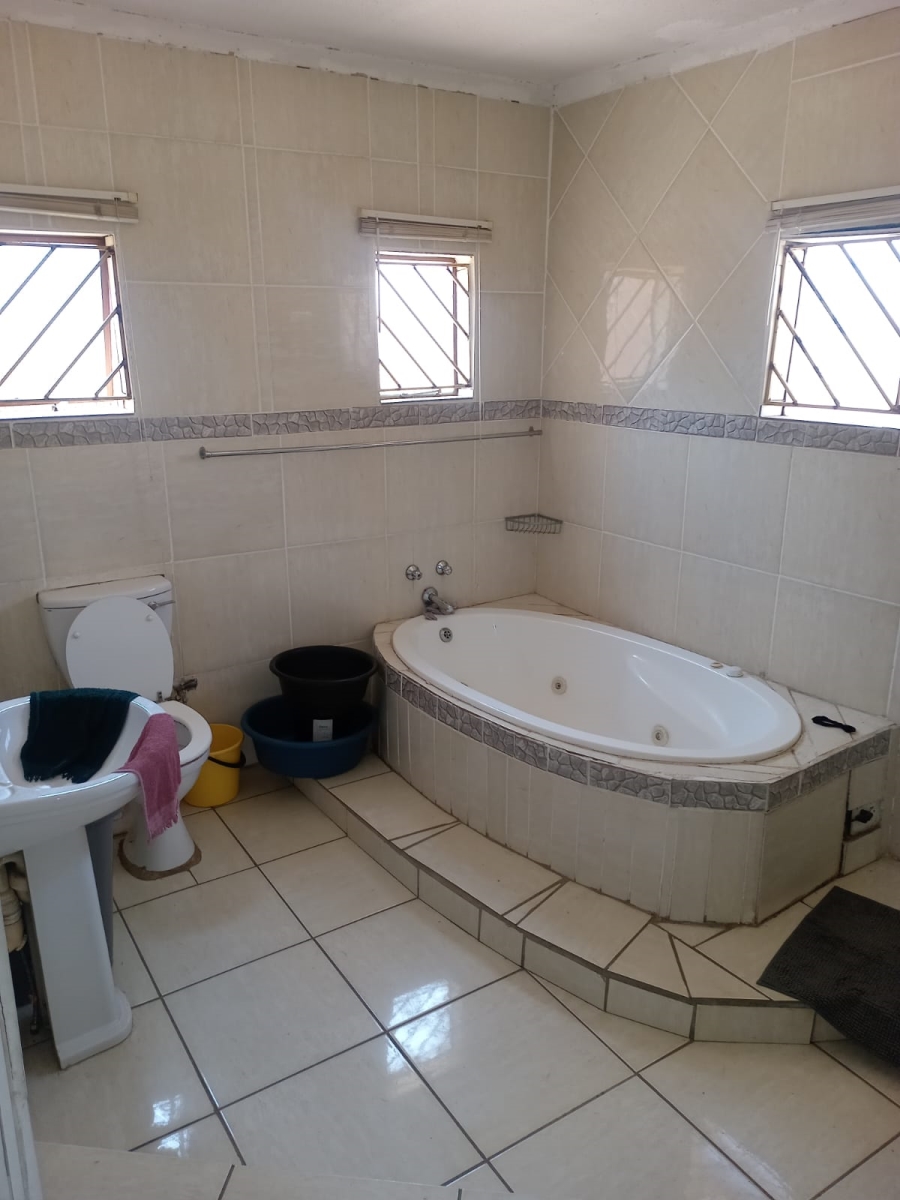 4 Bedroom Property for Sale in Mabopane Gauteng