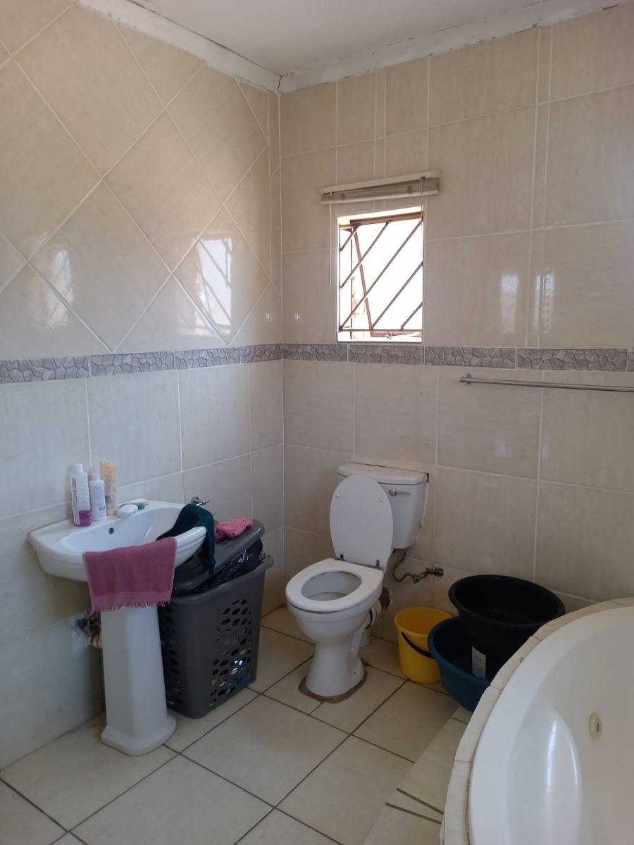4 Bedroom Property for Sale in Mabopane Gauteng