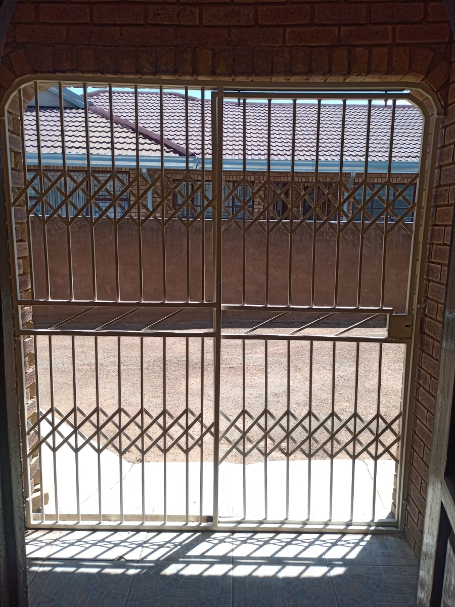 4 Bedroom Property for Sale in Mabopane Gauteng
