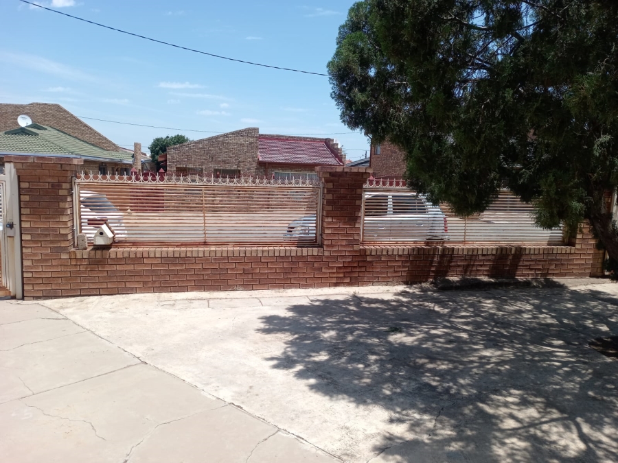 4 Bedroom Property for Sale in Mabopane Gauteng