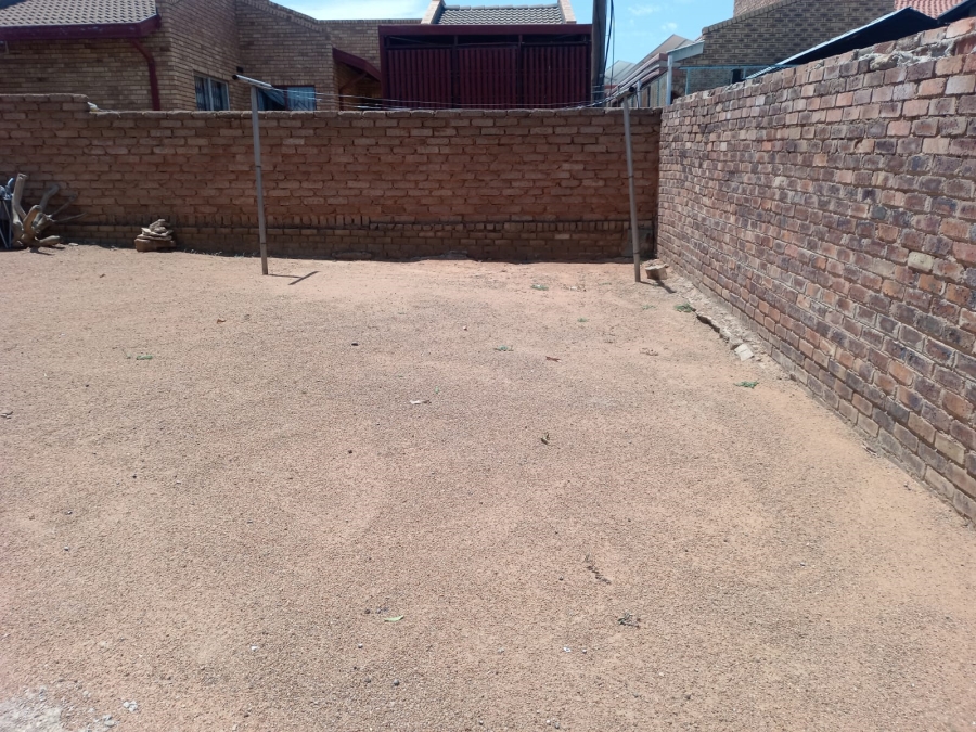 4 Bedroom Property for Sale in Mabopane Gauteng