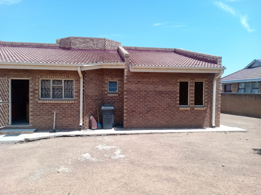 4 Bedroom Property for Sale in Mabopane Gauteng