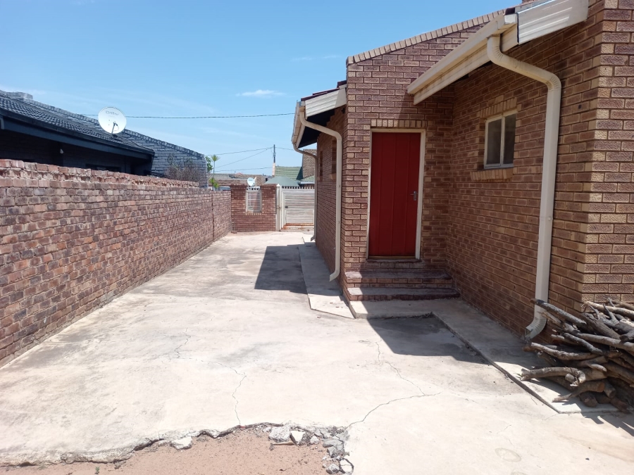 4 Bedroom Property for Sale in Mabopane Gauteng