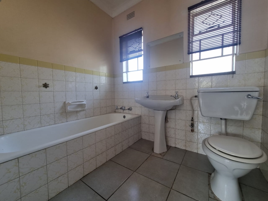 To Let 4 Bedroom Property for Rent in Eastleigh Ridge Gauteng