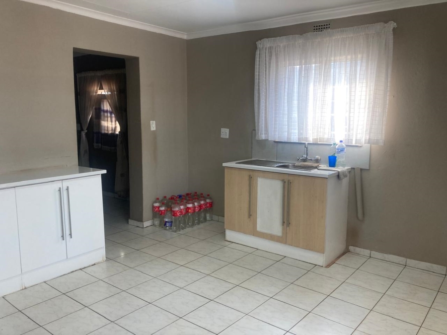 4 Bedroom Property for Sale in Lenasia South Gauteng
