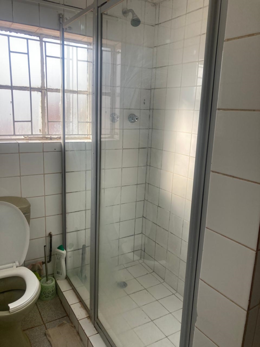 4 Bedroom Property for Sale in Lenasia South Gauteng