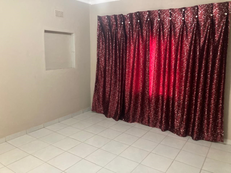 4 Bedroom Property for Sale in Lenasia South Gauteng