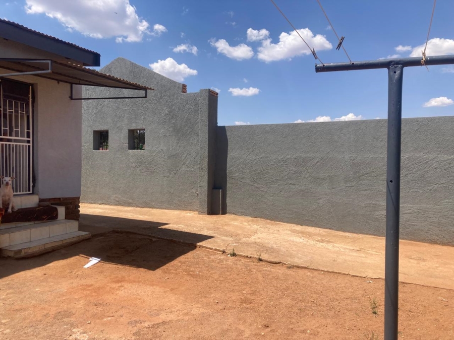 4 Bedroom Property for Sale in Lenasia South Gauteng