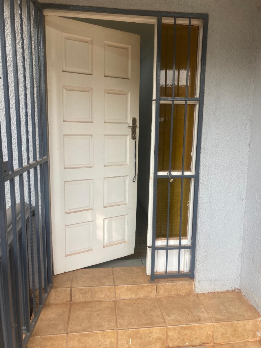 4 Bedroom Property for Sale in Lenasia South Gauteng
