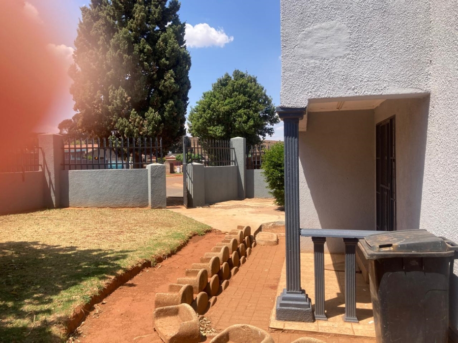 4 Bedroom Property for Sale in Lenasia South Gauteng