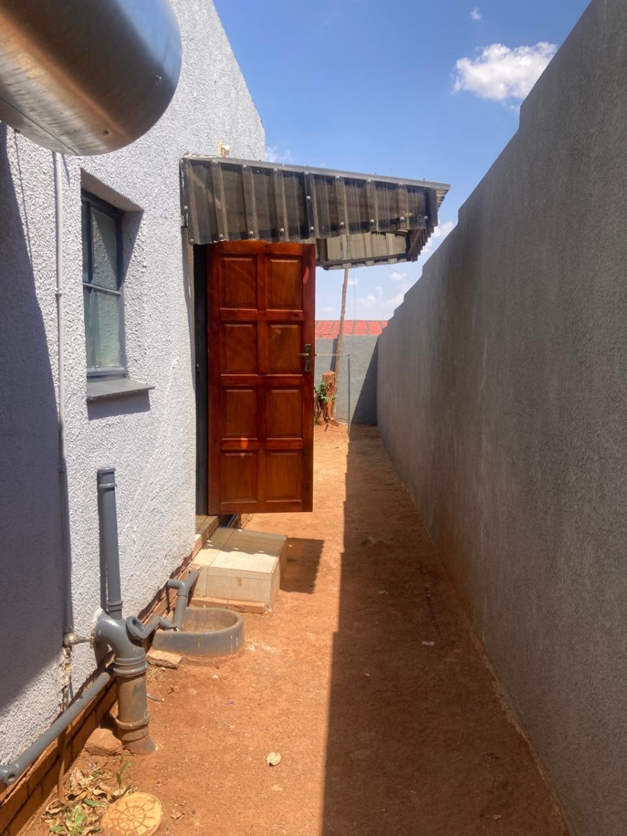 4 Bedroom Property for Sale in Lenasia South Gauteng