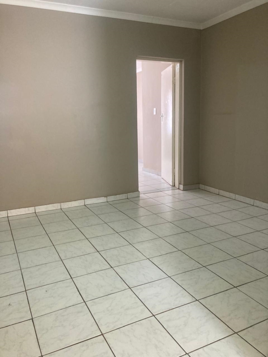 4 Bedroom Property for Sale in Lenasia South Gauteng