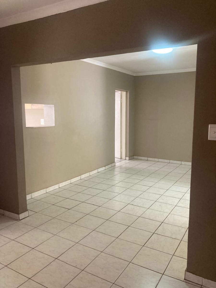 4 Bedroom Property for Sale in Lenasia South Gauteng