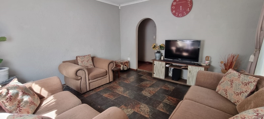 To Let 3 Bedroom Property for Rent in Golf Park Gauteng