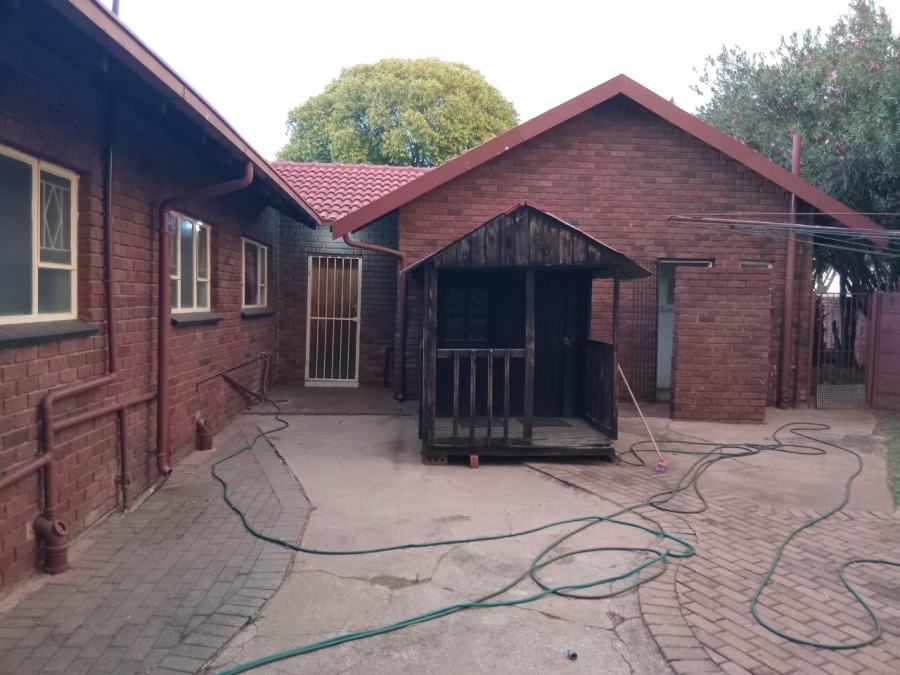 To Let 3 Bedroom Property for Rent in Petersfield Gauteng
