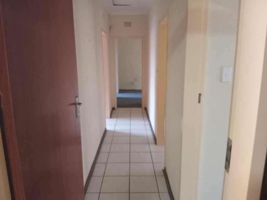 3 Bedroom Property for Sale in Petersfield Gauteng