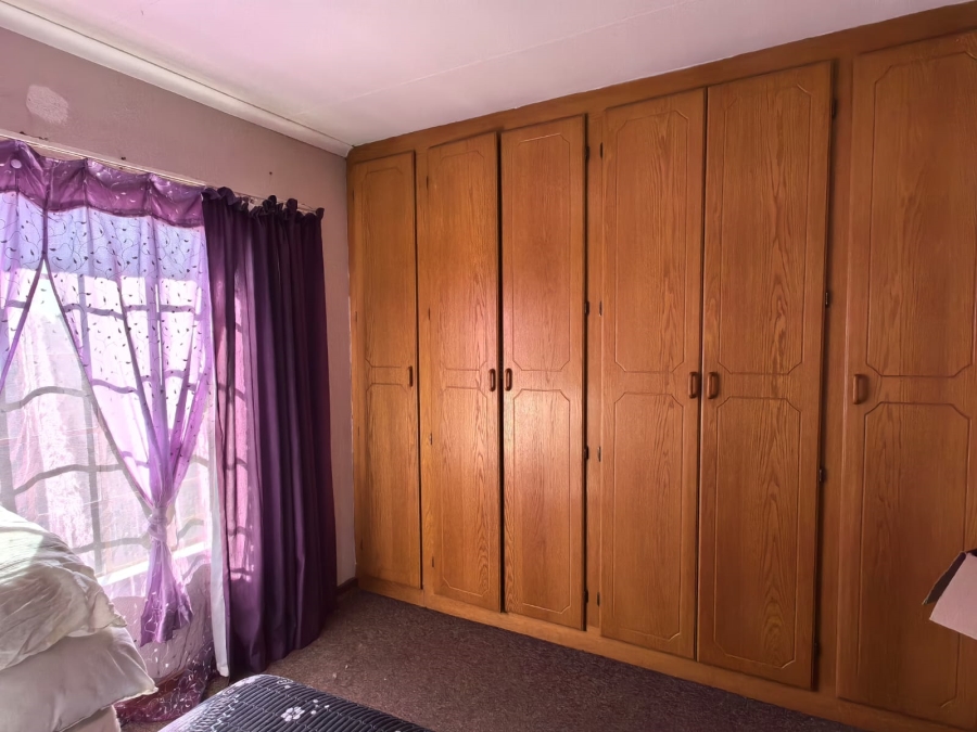 3 Bedroom Property for Sale in Dunnottar Gauteng