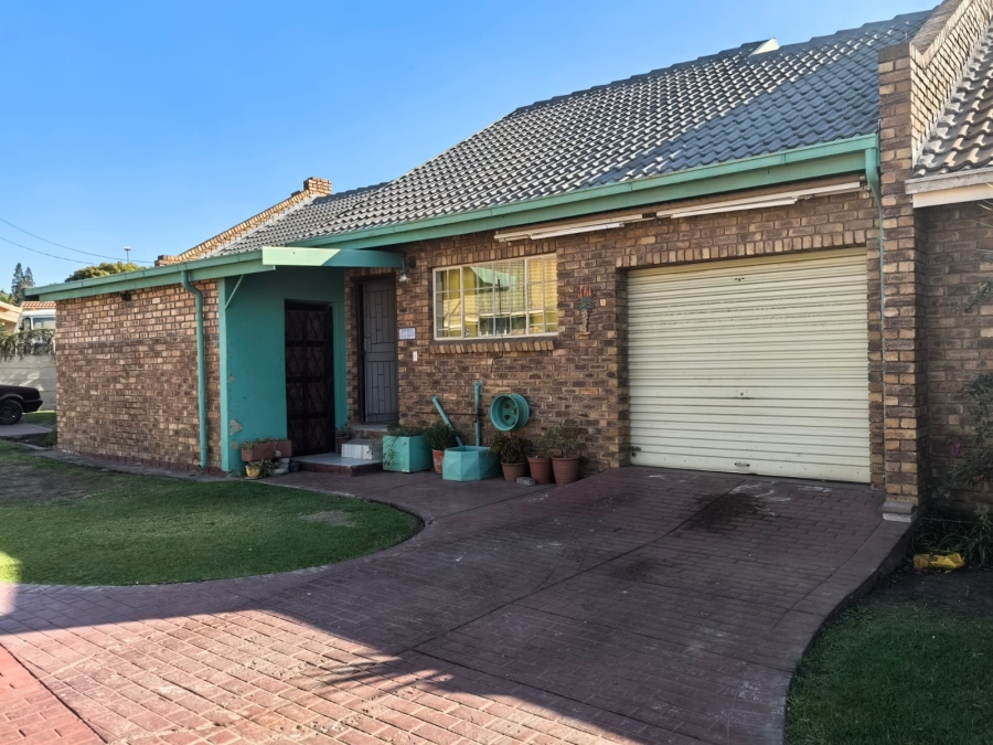 3 Bedroom Property for Sale in Dunnottar Gauteng