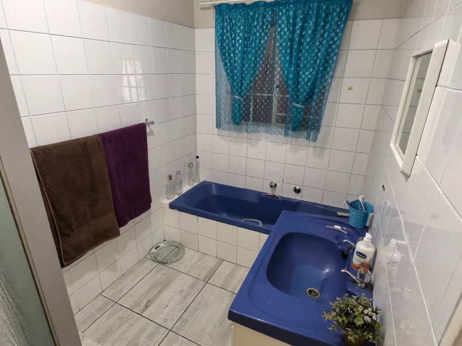 3 Bedroom Property for Sale in Dunnottar Gauteng