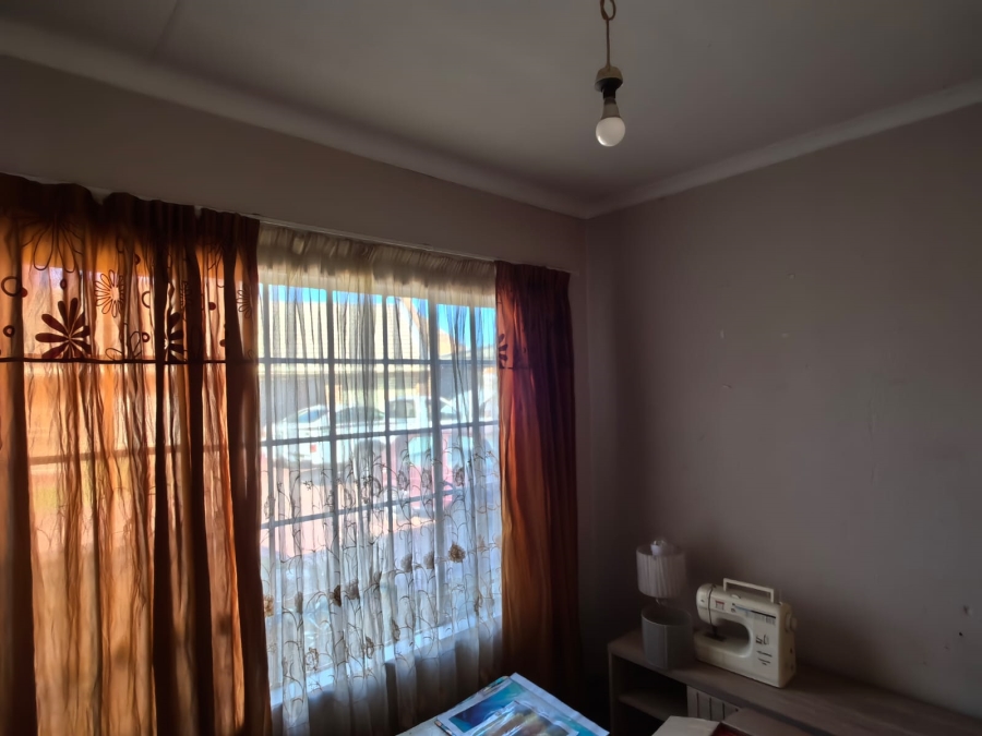 3 Bedroom Property for Sale in Dunnottar Gauteng
