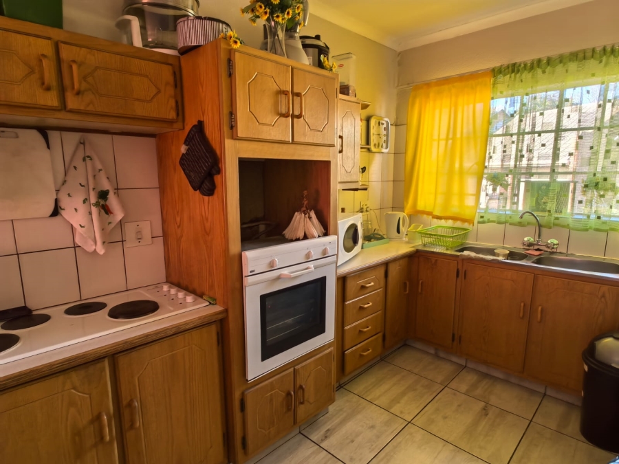 3 Bedroom Property for Sale in Dunnottar Gauteng