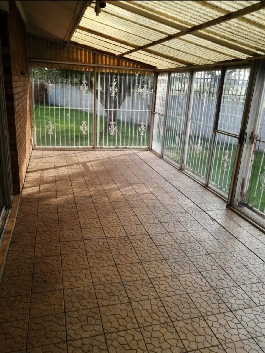 3 Bedroom Property for Sale in Selection Park Gauteng
