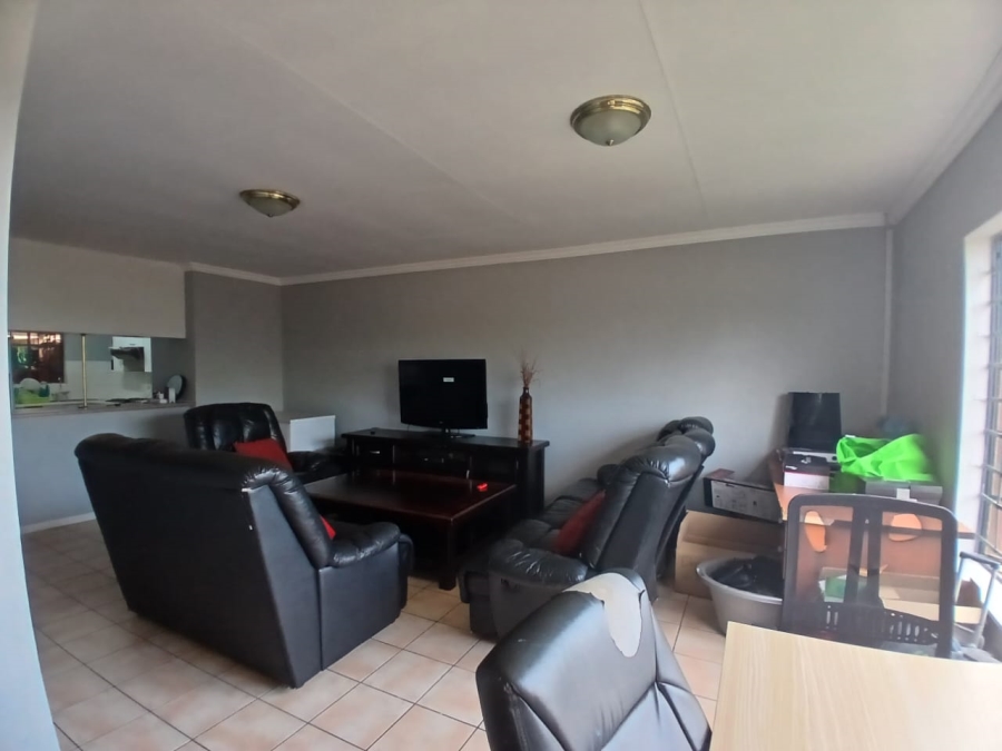 3 Bedroom Property for Sale in Die Hoewes Gauteng