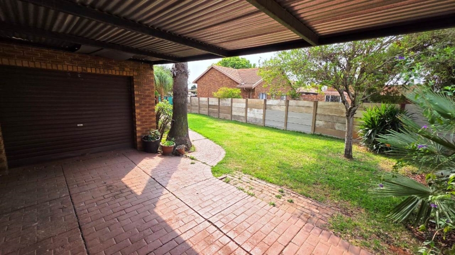 3 Bedroom Property for Sale in Doornpoort and surrounds Gauteng