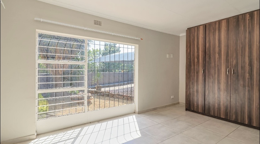 13 Bedroom Property for Sale in Valeriedene Gauteng