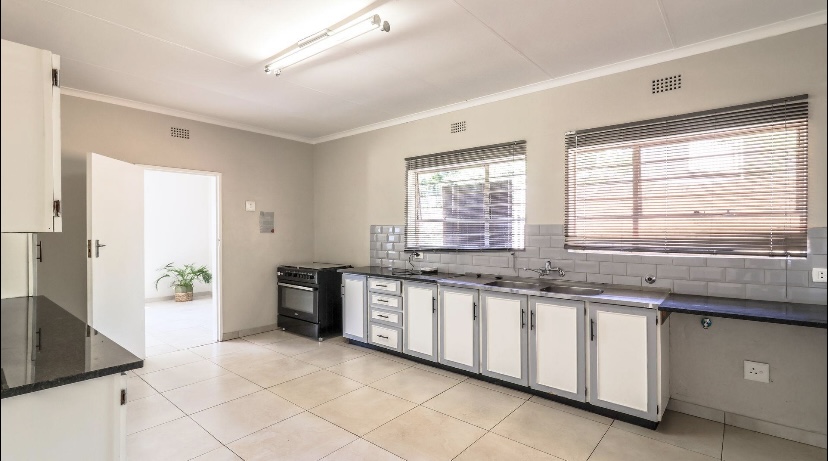 13 Bedroom Property for Sale in Valeriedene Gauteng